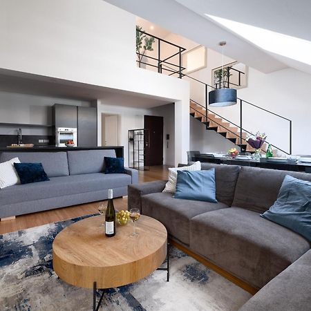 Two-Level Apart With A Terrace Near The Vltava River Prag Exteriör bild