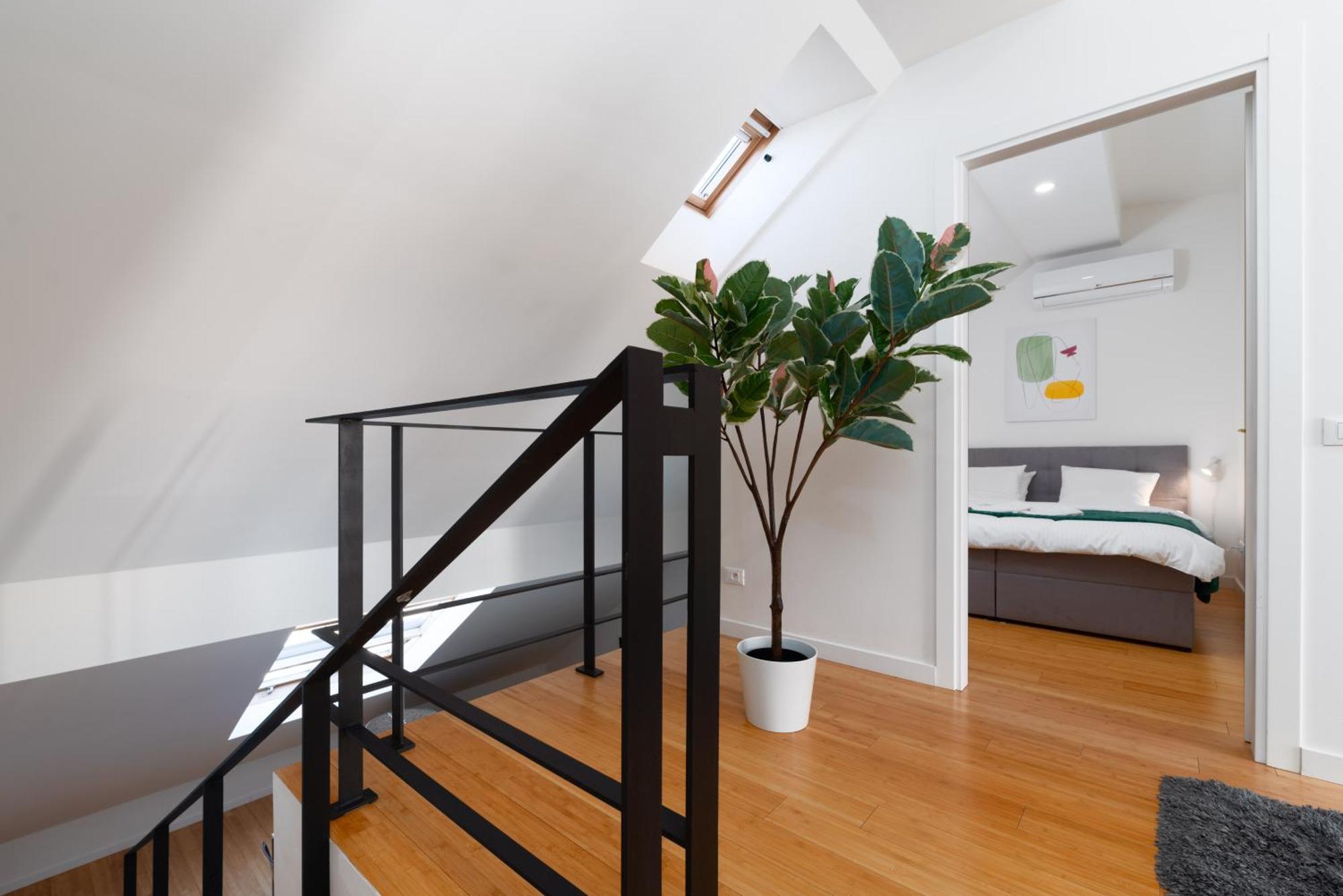 Two-Level Apart With A Terrace Near The Vltava River Prag Exteriör bild