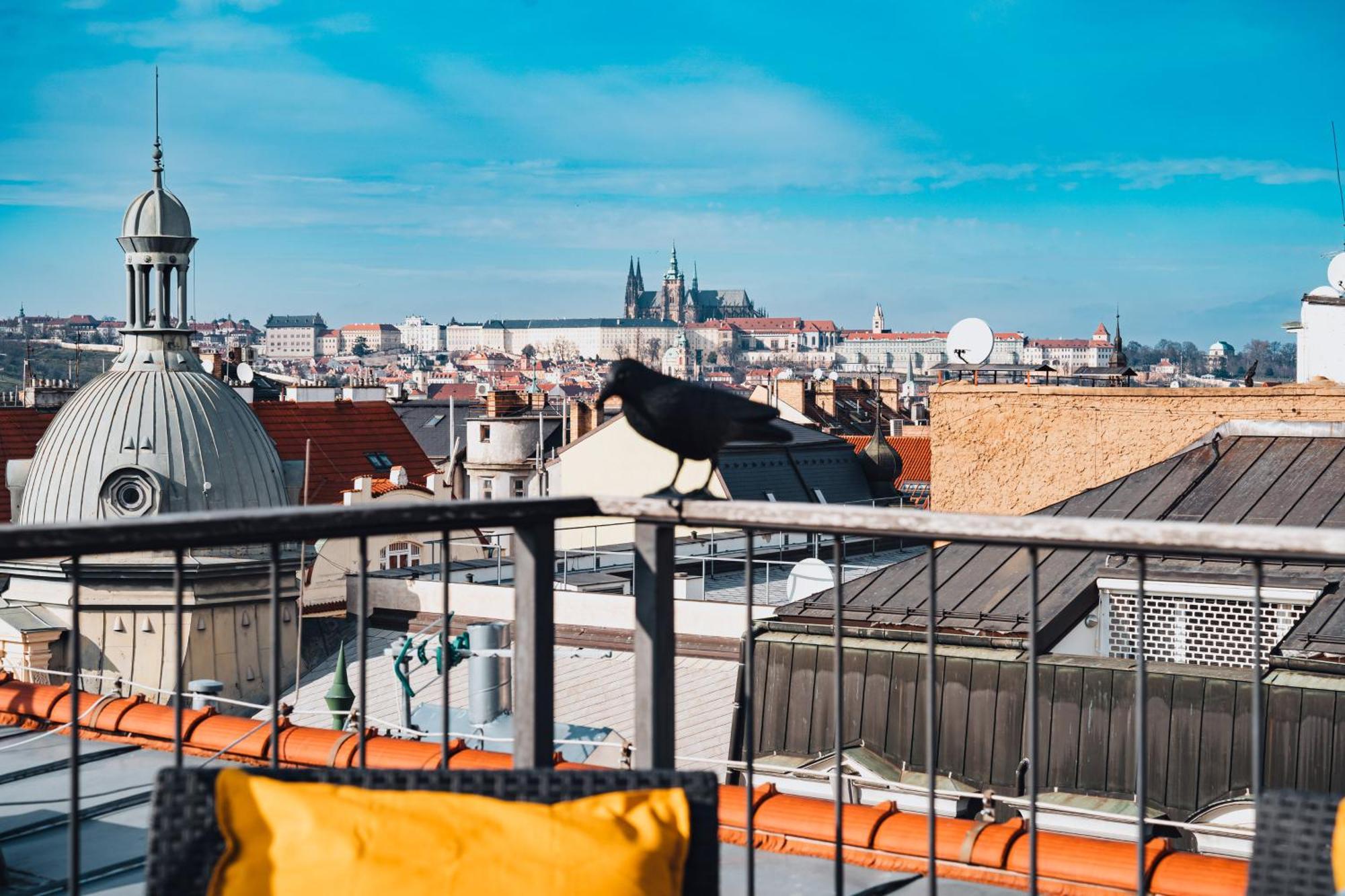 Two-Level Apart With A Terrace Near The Vltava River Prag Exteriör bild